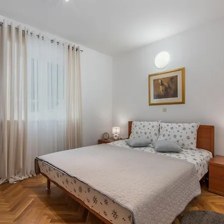 Apartman Amela *